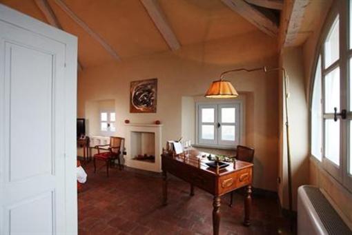 фото отеля Antico Borgo Monchiero
