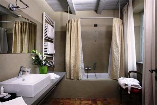 фото отеля Antico Borgo Monchiero