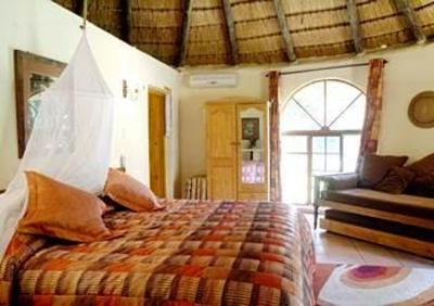 фото отеля Dumazulu Traditional Village And Lodge