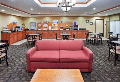 фото отеля Holiday Inn Express Hotel & Suites El Dorado