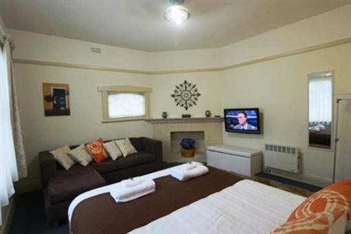 фото отеля Moonah Amy Cottage Apartments Hobart