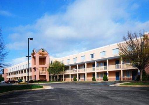 фото отеля Quality Inn Newark