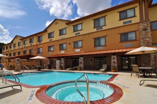 фото отеля BEST WESTERN Plus Royal Mountain Inn & Suites