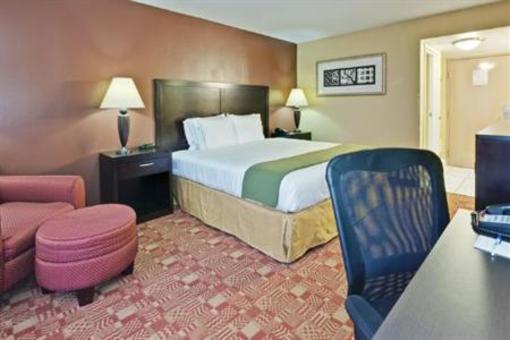 фото отеля Baymont Inn and Suites Franklin