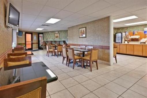 фото отеля Baymont Inn and Suites Franklin