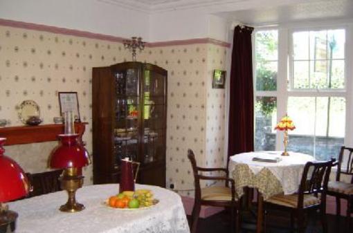 фото отеля Dolwerdd Bed & Breakfast Carmarthen