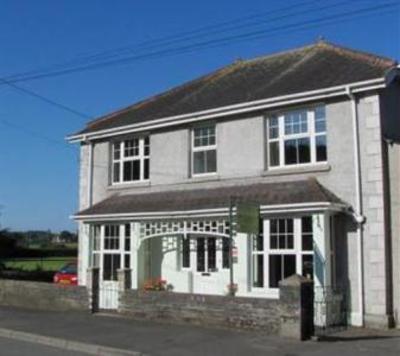 фото отеля Dolwerdd Bed & Breakfast Carmarthen