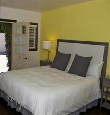 фото отеля Malibu Country Inn