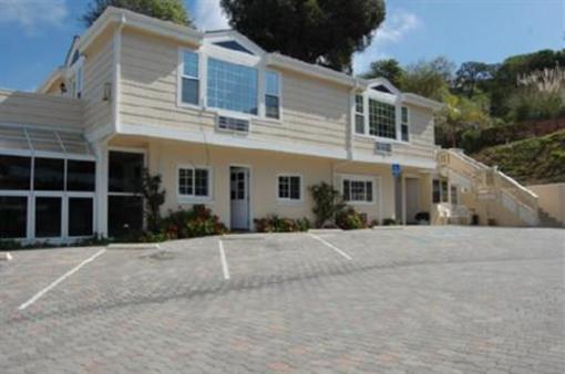 фото отеля Malibu Country Inn