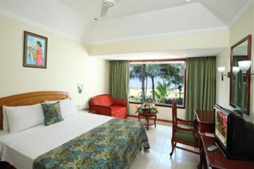 фото отеля Longuinhos Beach Resort