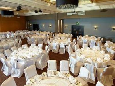фото отеля De Vere Village Swindon