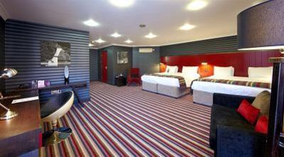 фото отеля De Vere Village Swindon