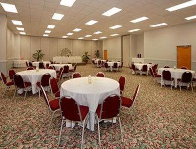 фото отеля Days Inn and Suites Navarre