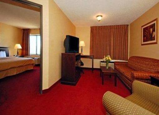 фото отеля Comfort Suites Council Bluffs
