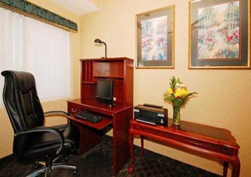фото отеля Comfort Suites Council Bluffs