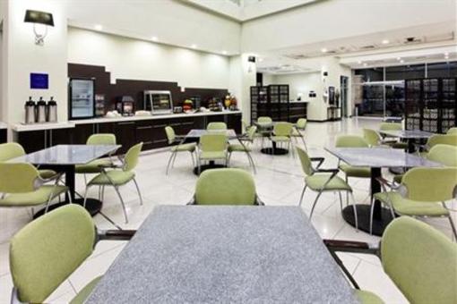 фото отеля Holiday Inn Express San Pedro Sula