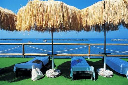 фото отеля Hotel La Scogliera Forio