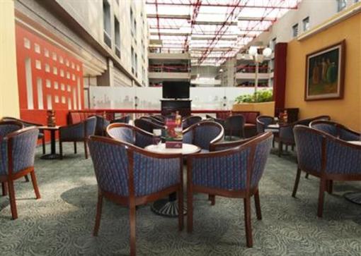фото отеля Fiesta Inn Tlalnepantla