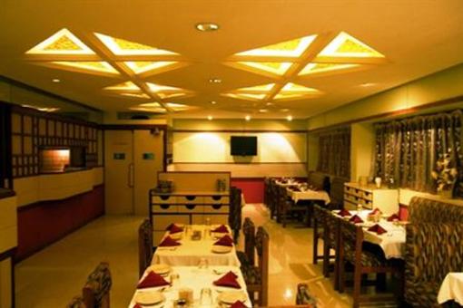 фото отеля Hotel Raviraj Pune