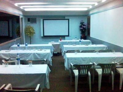 фото отеля Hotel Raviraj Pune