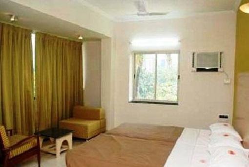 фото отеля Hotel Raviraj Pune
