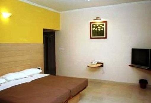 фото отеля Hotel Raviraj Pune