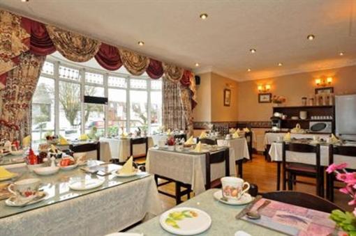 фото отеля College Crest Guest House Galway