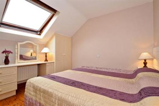 фото отеля College Crest Guest House Galway