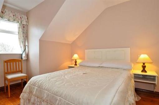 фото отеля College Crest Guest House Galway