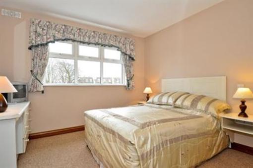 фото отеля College Crest Guest House Galway