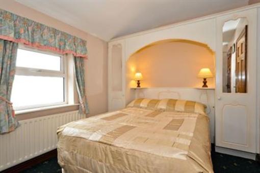фото отеля College Crest Guest House Galway