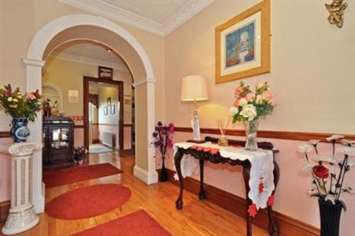 фото отеля College Crest Guest House Galway