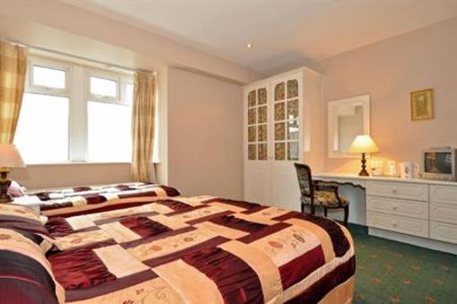 фото отеля College Crest Guest House Galway
