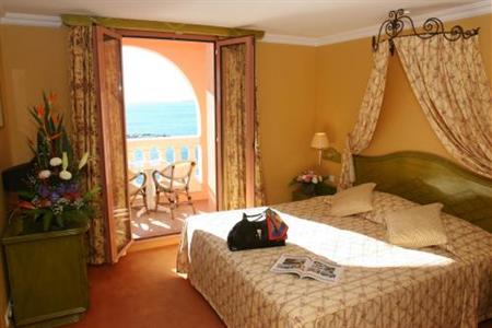 фото отеля Tiara Miramar Beach Hotel Cannes