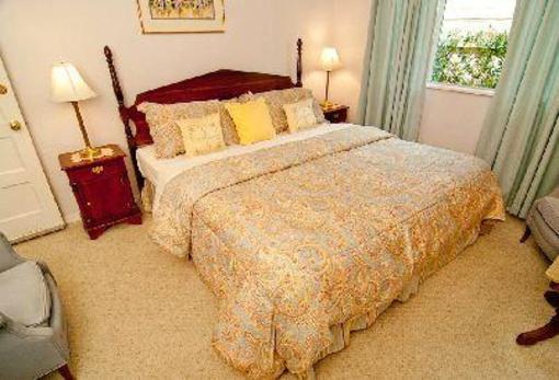 фото отеля Sandpiper Inn Carmel