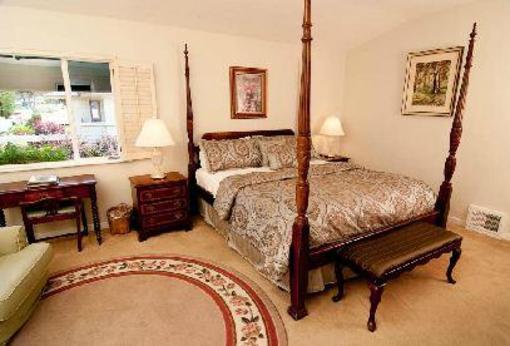 фото отеля Sandpiper Inn Carmel