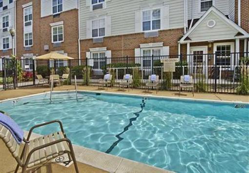 фото отеля Towneplace Suites Falls Church