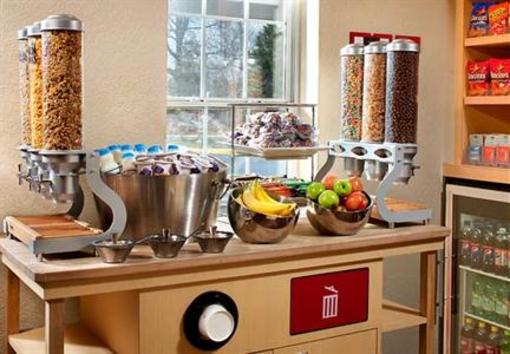 фото отеля Towneplace Suites Falls Church