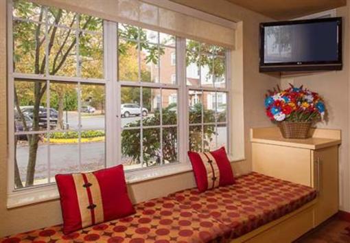 фото отеля Towneplace Suites Falls Church