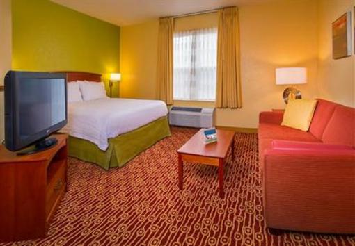 фото отеля Towneplace Suites Falls Church