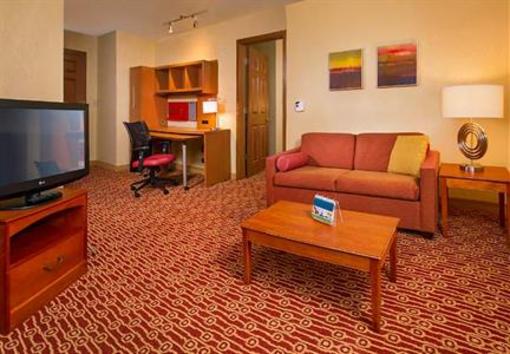 фото отеля Towneplace Suites Falls Church