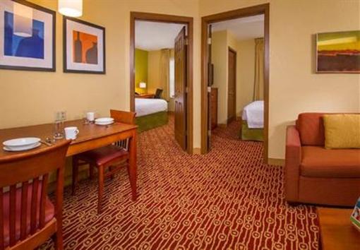 фото отеля Towneplace Suites Falls Church