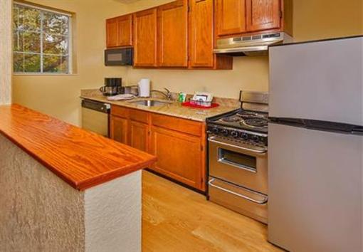 фото отеля Towneplace Suites Falls Church