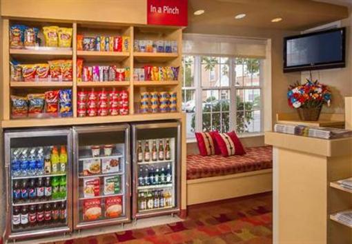 фото отеля Towneplace Suites Falls Church