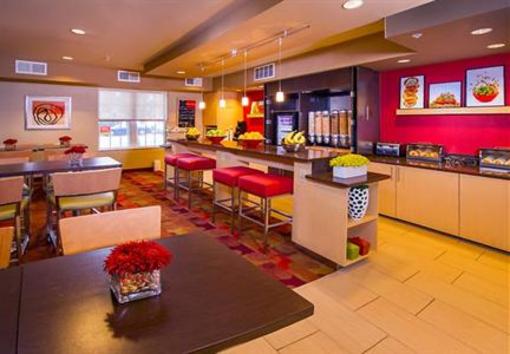 фото отеля Towneplace Suites Falls Church