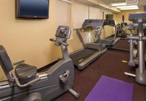 фото отеля Towneplace Suites Falls Church