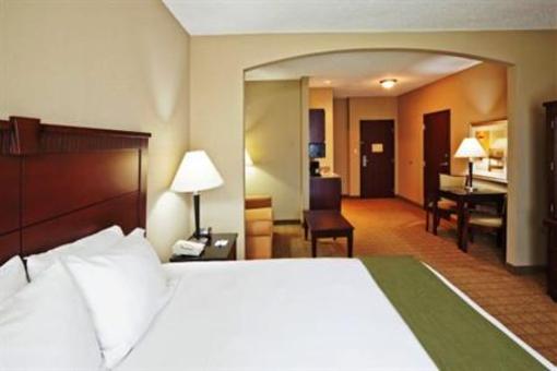 фото отеля Holiday Inn Express Hotel & Suites McAlester