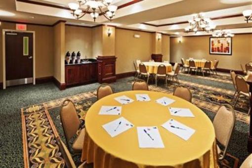 фото отеля Holiday Inn Express Hotel & Suites McAlester