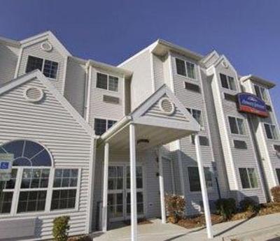 фото отеля Howard Johnson Inn and Suites Elk Grove Village O'Hare