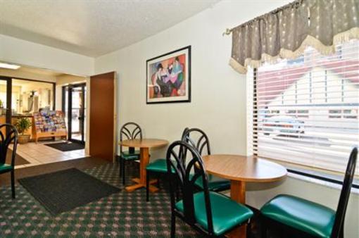 фото отеля Americas Best Value Inn and Suites Downtown Kansas City